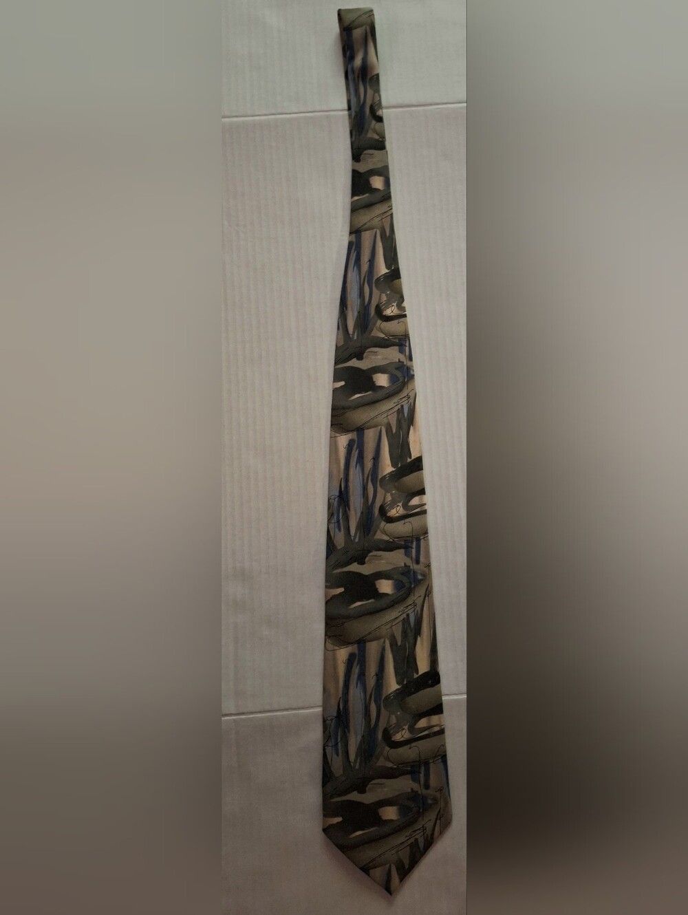 Men's Swirl Pattern Tie in Olive Green and Beige Some Stains On The Tie.